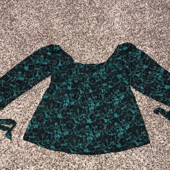 HP๐ฅณIsabel Maternity Floral Green Black Sheer Long Sleeve Maternity Top | NWT!๐ - Picture 3 of 6